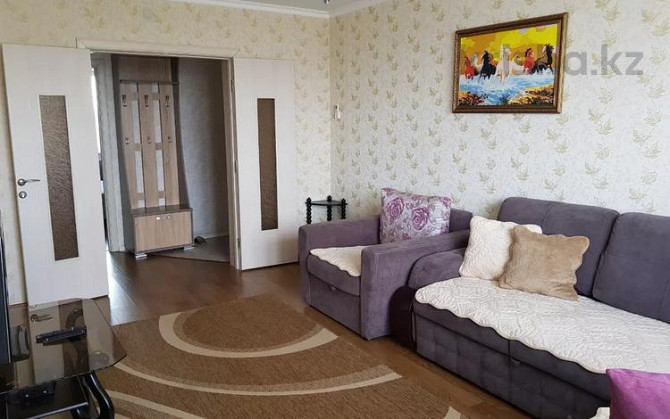 3-комнатная квартира, 60 м², 4/5 этаж посуточно, Абая 20  - photo 1