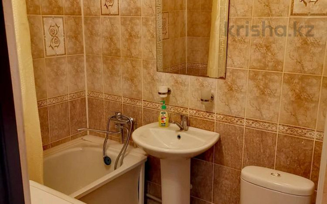 2-комнатная квартира, 45 м², 2/5 этаж посуточно, улица Атамбаева 19 — Азаттык Атырау - изображение 3