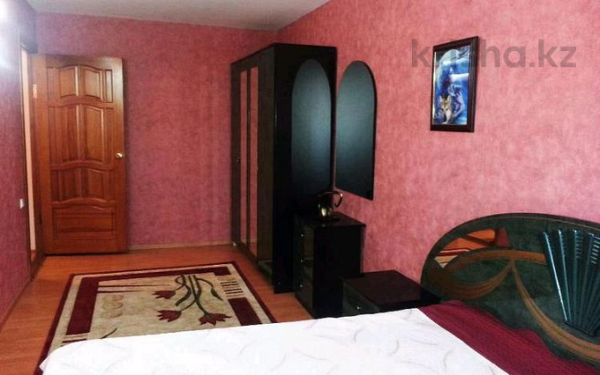 2-комнатная квартира, 45 м², 2/5 этаж посуточно, Атамбаева 19 — Азаттык Атырау - изображение 2