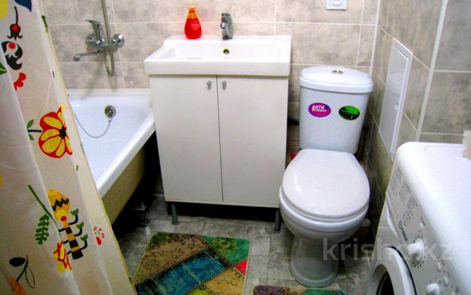 1-комнатная квартира, 40 м², 1/5 этаж посуточно, мкр 8, Марата Оспанова Актобе - изображение 7
