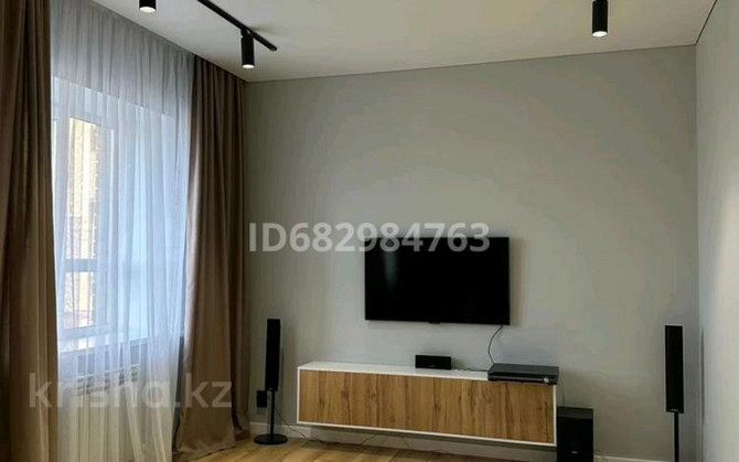 2-комнатная квартира, 72 м², 2/5 этаж помесячно, Светлая 91 Oral - photo 2