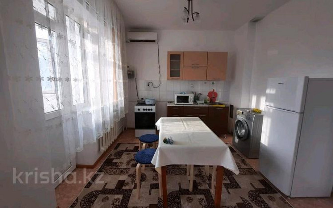 2-комнатная квартира, 56 м², 2/5 этаж посуточно, Привокзальный 3а 14 Атырау - изображение 1