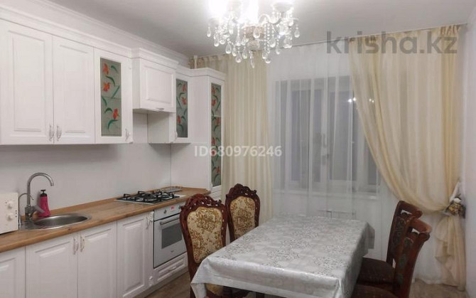 3-комнатная квартира, 100 м², 2/9 этаж посуточно, мкр. Батыс-2, Мустафы Шокая — Тауелсидик Актобе - изображение 4
