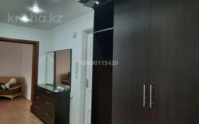 2-комнатная квартира, 70 м², 5/5 этаж помесячно, Кизатова - Район военного института Петропавловск - изображение 1