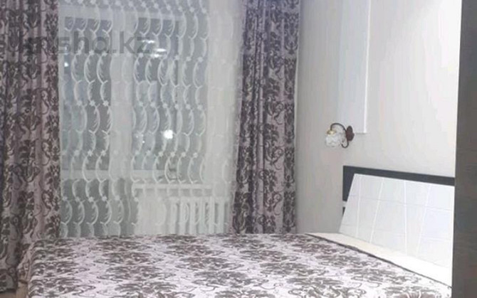 3-комнатная квартира, 90 м², 8/10 этаж посуточно, проспект Шакарима 38 Семей - изображение 5