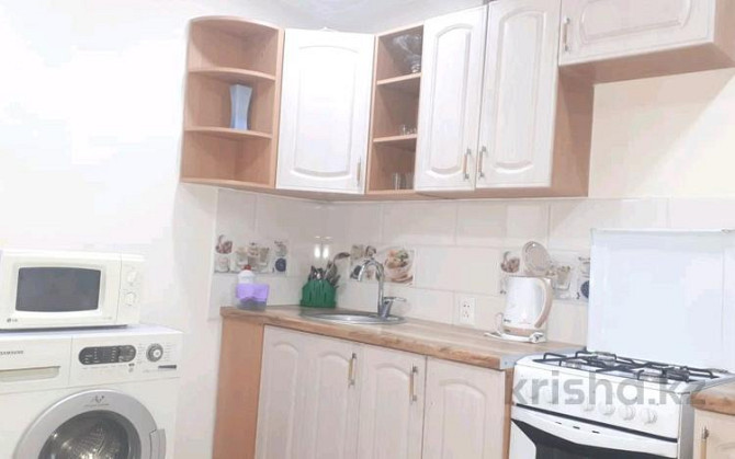 3-комнатная квартира, 90 м², 8/10 этаж посуточно, проспект Шакарима 38 Семей - изображение 7