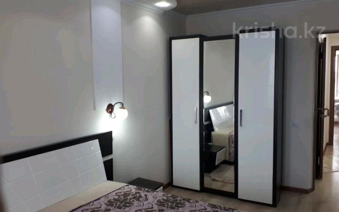 3-комнатная квартира, 90 м², 8/10 этаж посуточно, проспект Шакарима 38 Семей - изображение 4