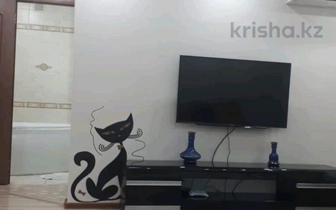 3-комнатная квартира, 90 м², 8/10 этаж посуточно, проспект Шакарима 38 Семей - изображение 1