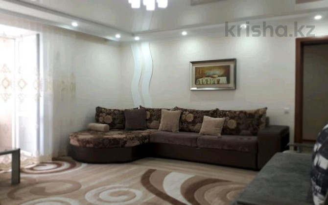 3-комнатная квартира, 90 м², 8/10 этаж посуточно, проспект Шакарима 38 Семей - изображение 3