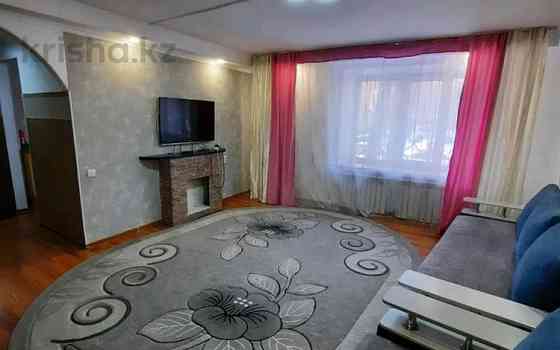 3-комнатная квартира, 80 м², 1/10 этаж посуточно, Ибраева 156 — Шакарима Семей