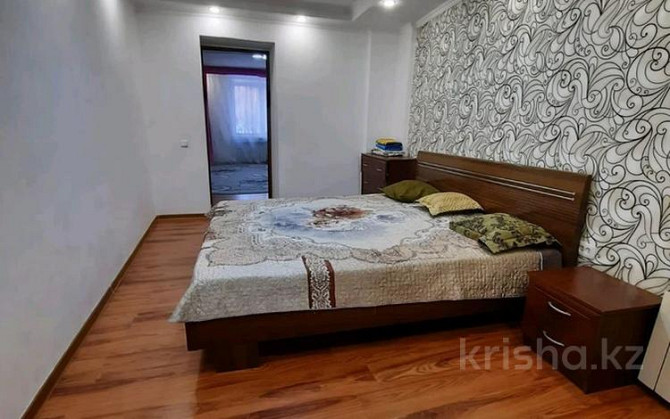 3-комнатная квартира, 80 м², 1/10 этаж посуточно, Ибраева 156 — Шакарима Semey - photo 8