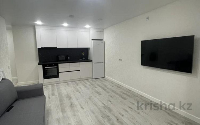 1-комнатная квартира, 36 м², 1/5 этаж помесячно, Наб им Славского 46 - Стрелка Усть-Каменогорск - изображение 1