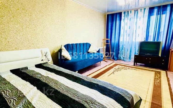 1-комнатная квартира, 30 м², 4/5 этаж посуточно, Пушкина 5 — Юникс Жезказган - изображение 1