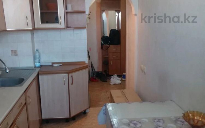 3-комнатная квартира, 80 м², 9/9 этаж помесячно, Ярославская 6 - Универмаг Уральск - изображение 4