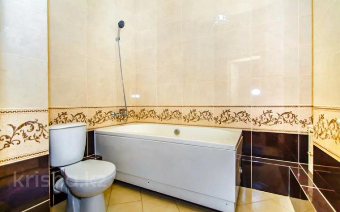 3-комнатная квартира, 145 м², 16/20 этаж посуточно, Конаева 12 Астана - изображение 5