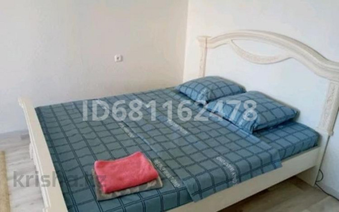 1-комнатная квартира, 43 м², 4/5 этаж посуточно, мкр Кунаева 65 Oral - photo 1