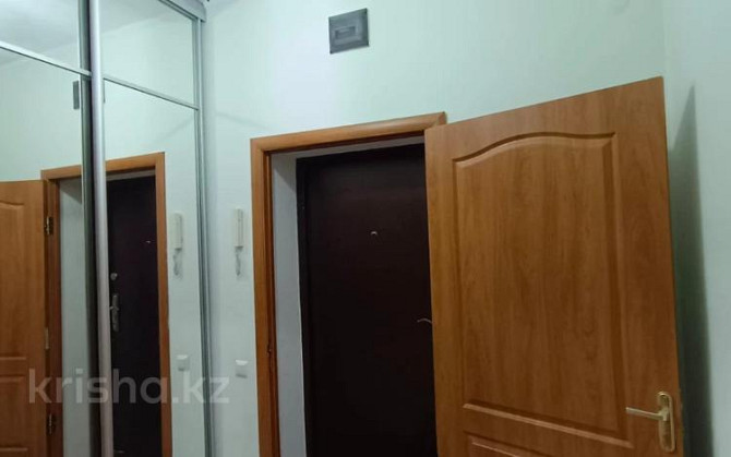 1-комнатная квартира, 45 м², 6/8 этаж помесячно, мкр. Алтын орда, Молдагуловой 46вк1 Актобе - изображение 4