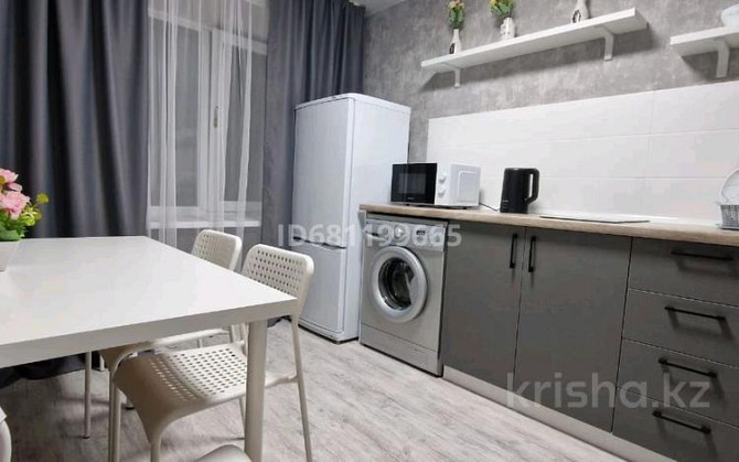 2-комнатная квартира, 60 м² посуточно, Славского 22 — Протозанова.Ауэзова.Пермитина.Казахстан Усть-Каменогорск - изображение 5