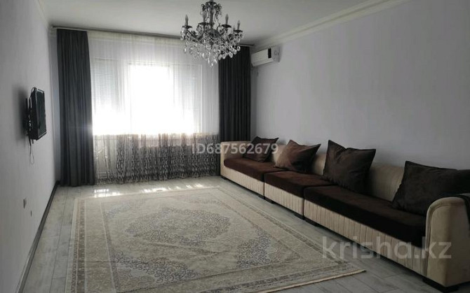 2-комнатная квартира, 73 м², 7/16 этаж помесячно, мкр. Алмагуль 21 - Столовая Barbaris Атырау - изображение 1