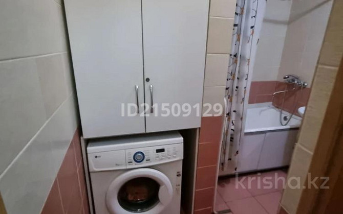 2-комнатная квартира, 45 м², 3/5 этаж посуточно, М. Горького 58 — Кирова Усть-Каменогорск - изображение 5