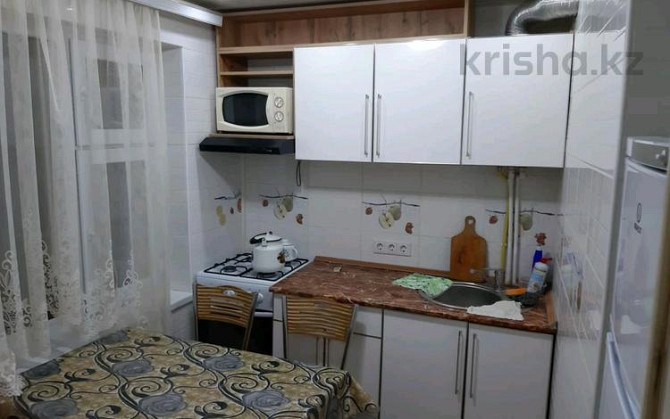 3-комнатная квартира, 56 м², 2/5 этаж посуточно, ул. Г. Иляева Шымкент - изображение 3