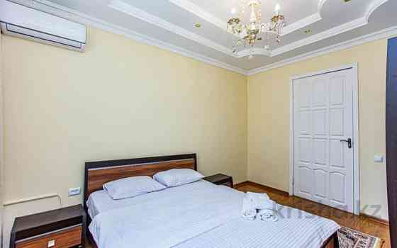 4-комнатная квартира, 105 м², 3/3 этаж посуточно, Назарбаева 119 — Богенбай батыра Almaty