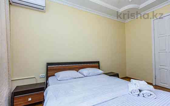 4-комнатная квартира, 105 м², 3/3 этаж посуточно, Назарбаева 119 — Богенбай батыра Almaty