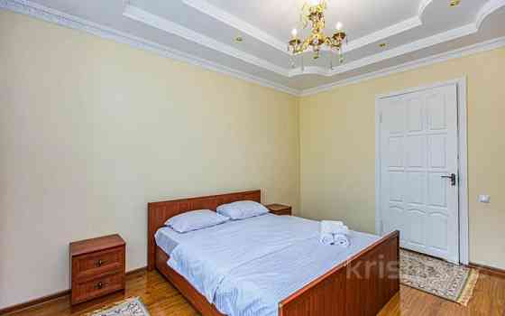 4-комнатная квартира, 105 м², 3/3 этаж посуточно, Назарбаева 119 — Богенбай батыра Almaty