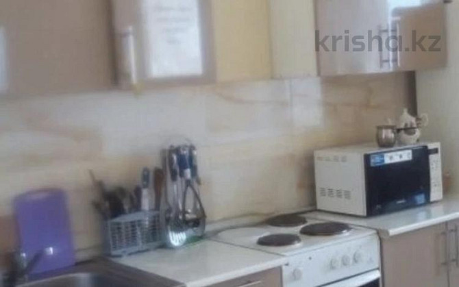 1-комнатная квартира, 32 м², 2/5 этаж помесячно, Бульвар Гагарина 19/1 Усть-Каменогорск - изображение 2