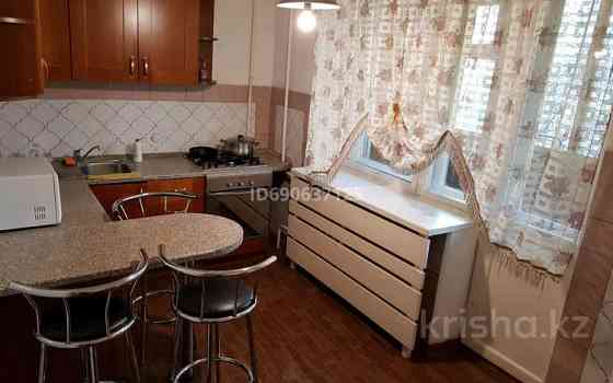 1-комнатная квартира, 45 м², 4/5 этаж помесячно, Зенкова 96 - Достык Курмангазы Алматы