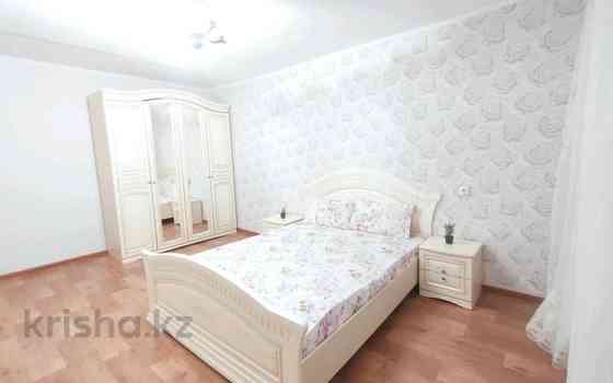 1-комнатная квартира, 32 м², 2/10 этаж посуточно, проспект Абая 71/1 — Айтиева Oral