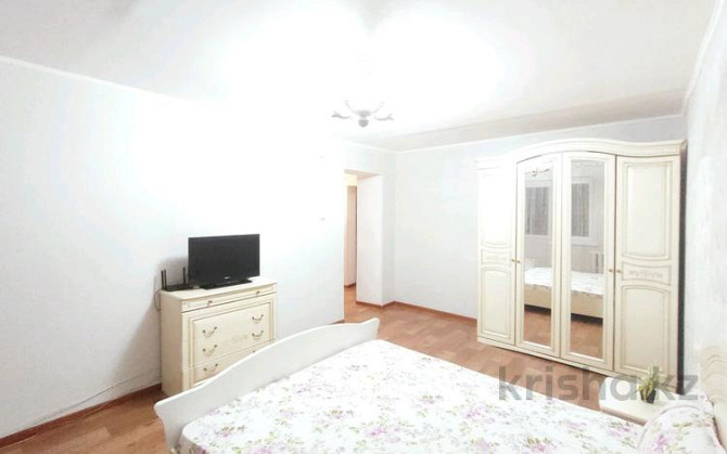 1-комнатная квартира, 32 м², 2/10 этаж посуточно, проспект Абая 71/1 — Айтиева Уральск - изображение 1