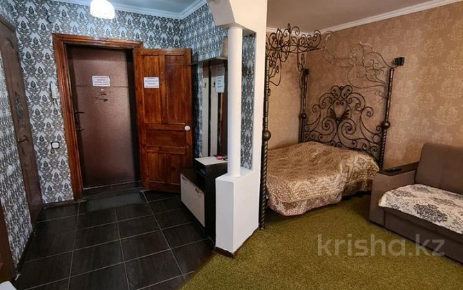 1-комнатная квартира, 42 м², 3/6 этаж посуточно, Дулатова — Козбагарова Семей - изображение 3