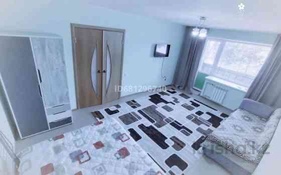 1-комнатная квартира, 42 м², 2/9 этаж посуточно, Карагайлы мкр 86 Семей