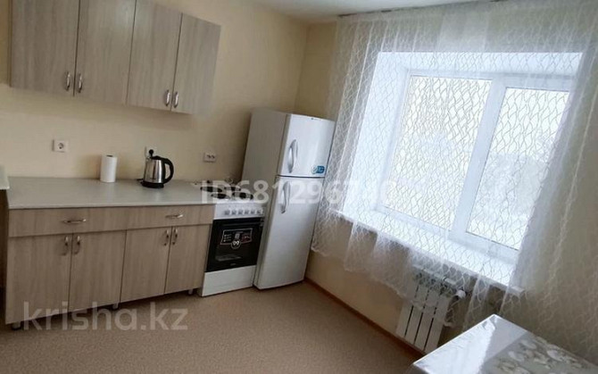 1-комнатная квартира, 42 м², 2/9 этаж посуточно, Карагайлы мкр 86 Семей - изображение 5