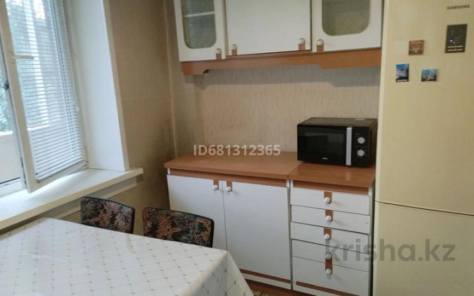 1-комнатная квартира, 41 м², 4/5 этаж посуточно, мкр Самал-1 17 — Абая Алматы - изображение 2