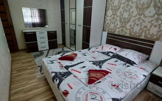 3-комнатная квартира, 60 м², 2/5 этаж посуточно, Бауржана Момышулы 8 Шымкент - изображение 8