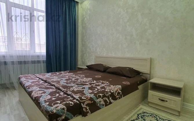 1-комнатная квартира, 50 м², 8/12 этаж посуточно, мкр 11 144бк1 Актобе - изображение 1