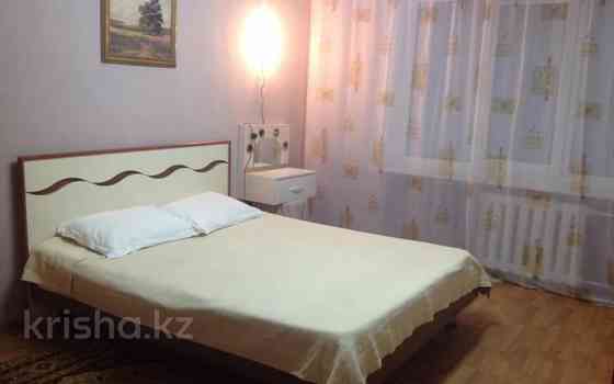 1-комнатная квартира, 49 м², 1/5 этаж посуточно, Азаттык 46а — Махамбета Atyrau