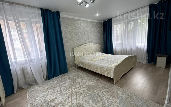 1-комнатная квартира, 30 м², 1/3 этаж посуточно, 72квартал Semey - photo 1