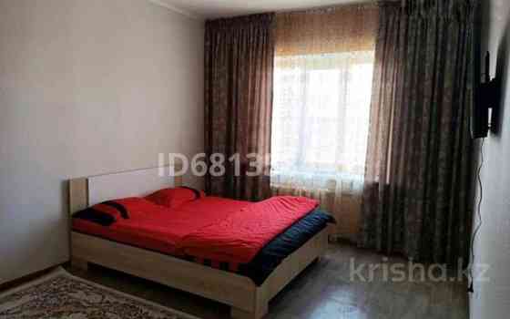 1-комнатная квартира, 38 м², 3/5 этаж посуточно, мкр Север 18 — Трц Север Шымкент