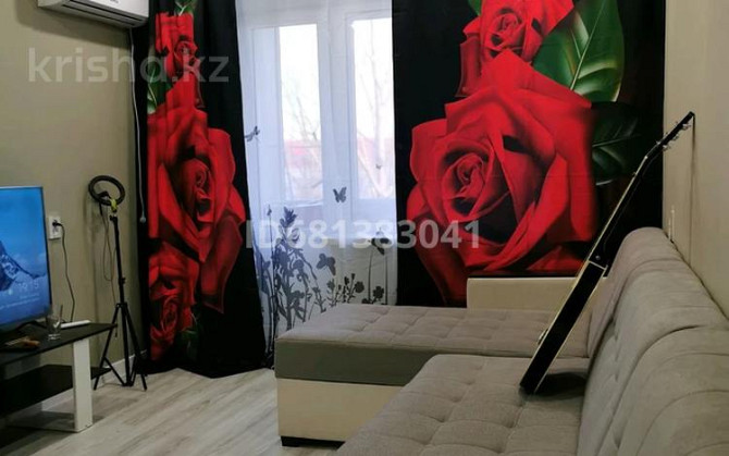 2-комнатная квартира, 51 м², 4/9 этаж посуточно, мкр Строитель 5 — Т. д. Аяжан Уральск - изображение 1