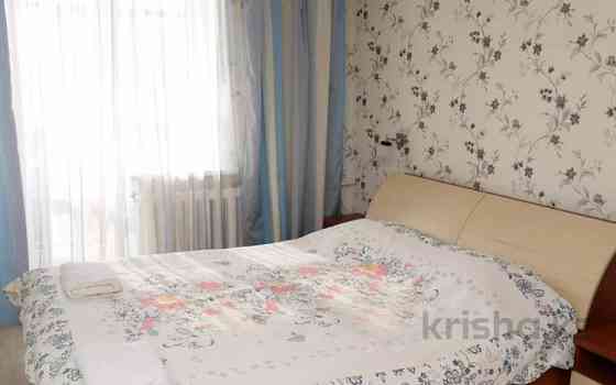 3-комнатная квартира, 80 м², 5/5 этаж посуточно, Крылова 38 — Сейфуллина Караганда