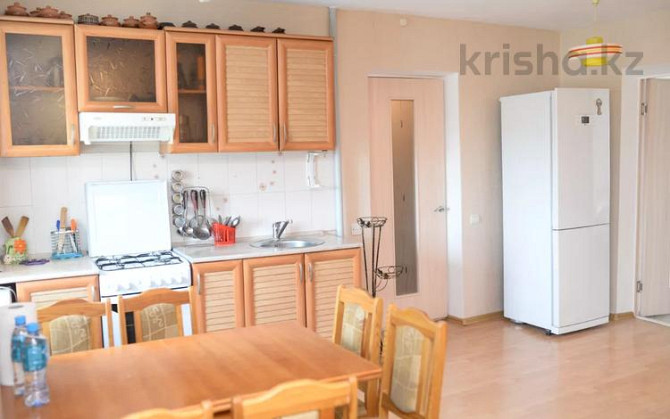 3-комнатная квартира, 80 м², 5/5 этаж посуточно, Крылова 38 — Сейфуллина Караганда - изображение 6