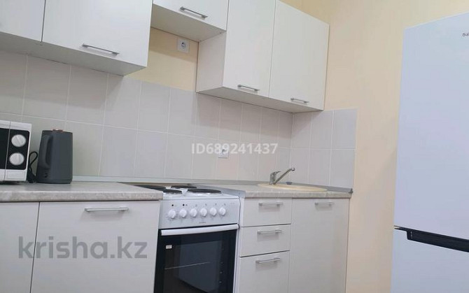 2-комнатная квартира, 50 м², 9/14 этаж помесячно, Бектурова 17 Астана - изображение 2