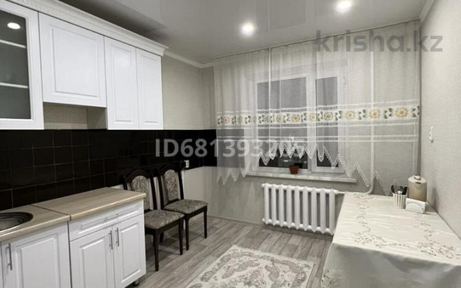1-комнатная квартира, 40 м², 2/9 этаж посуточно, Глинки 18А — ТЦ Коктем Семей - изображение 3