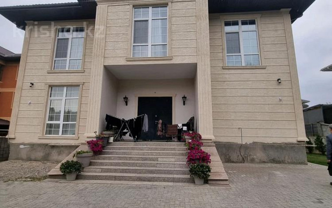 5-комнатный дом помесячно, 500 м², 7 сот., мкр Горный Гигант, 5 улица 20 Алматы - изображение 1