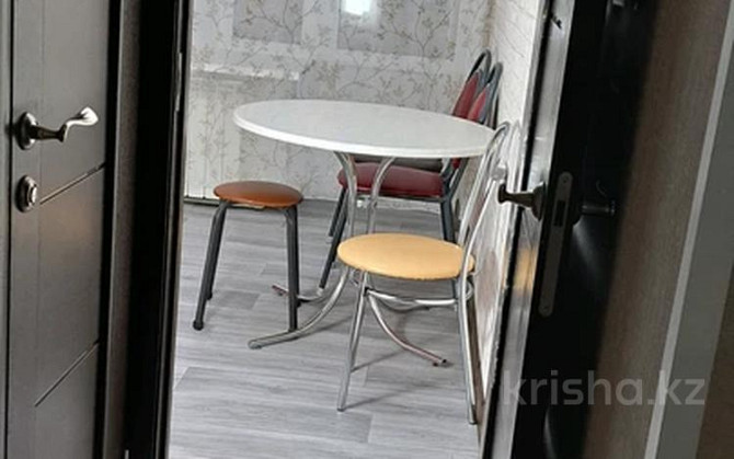 2-комнатная квартира, 60 м², 5/10 этаж посуточно, Шакарима 14 Семей - изображение 3