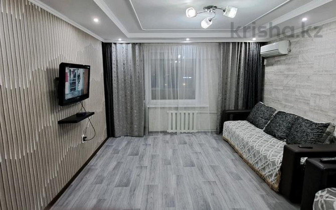 2-комнатная квартира, 60 м², 5/10 этаж посуточно, Шакарима 14 Семей - изображение 1