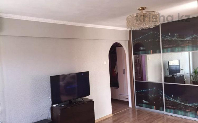 2-комнатная квартира, 50 м², 3/5 этаж посуточно, 3 мкр 36 Атырау - изображение 1